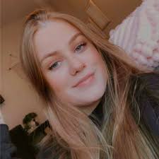 Naomi Hoffman (@naomixpenn)