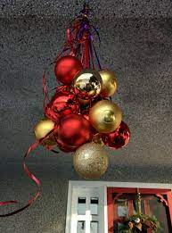 Get into the holiday mood with this beautiful christmas kissing ball. Christmas Ball Swag Super Fast Easy And Festive Christmas Bulbs Christmas Ornaments Christmas Balls