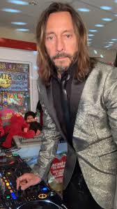 Bob sinclar feat steve edwards — word hold on (single 2006). Bob Sinclar Facebook