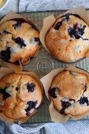 Blueberry Muffin Rezept Stattdessen 1 Tasse Zucker Und Blaubeeren In Mehl Yummy Treats Blue Berry Muffins Muffin Recipes Blueberry Recipes
