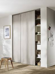 Profitez Des Astuces Bricomarche Pour Un Rangement Efficace Dressing Rangement Diy Salle De Bains Dressing Decoration Maison Dressing