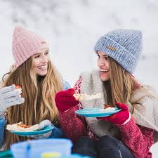 His wife is cheating on him, his partner losfeld has betrayed him and his company is on the verge of bankruptcy. Picknick Im Schnee Tupperware
