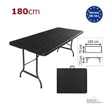 Bonjour, nous habitons la slovaquie , et nous recherchons une table pliante pour mettre dans un petit chalet de bois que nous retapons , il nous en faut une ; Table De Reception Rectangulaire Noire Imitation Bois De 180cm Pliante