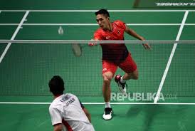 The badminton programme in 2018 included men's and women's singles competitions; Jojo Rebut Emas Tunggal Putra Bulu Tangkis Republika Online
