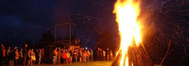 Trentino und außerdem in den drei ladinischen gemeinden col, fodom/buchenstein und cortina d'ampëz/ampezzo). Herz Jesu Feuer In Den Dolomiten Besondere Traditionen