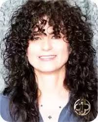 Alexis Newland's Instagram, Twitter & Facebook