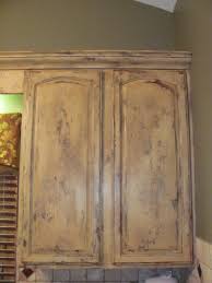 Let the crackle medium dry completely, then use a flat latex or acrylic paint for the top coat. Furniture