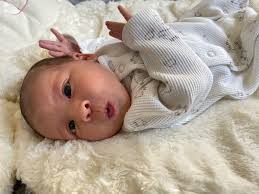 Devon Flores (@divanuelf)