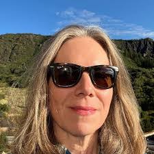 Kelly Hines's Instagram, Twitter & Facebook