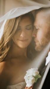 Location: @shorebyclub makeup by @lindsaylondonbeautycle @nataliedrotar  flowers by @bloomsbynataliemarie planner @lavishyourevent content creators  @thespritzsocial