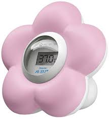 Everyone loves a rubber duck and this classic looking digi duckling will not disappoint. Philips Avent Sch550 20 Bath And Room Thermometer Avent Amazon Co Uk Baby Bath Thermometer Baby Thermometer Room Thermometer