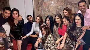 Find malaika arora latest news, videos & pictures on malaika arora and see latest updates, news, information from ndtv.com. Arjun Kapoor And Malaika Arora Party Together At Maheep Kapoor S Bash Entertainment News The Indian Express