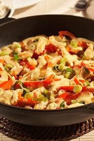 Einfach Exotisch Kochen Die Asiatische Hahnchen Paprika Pfanne Mit Kokosmilch Gelingt Dir Ganz Leicht Hahnchen Hackfleisch Gemuse Pfanne Asiatische Rezepte