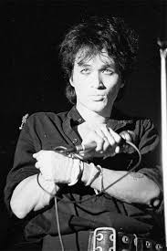 Российский режиссер алексей учитель рассказал в интервью газете «известия» про свой будущий фильм о лидере группы «кино» викторе цое. Evgenij Cyganov Sygraet Odnu Iz Glavnyh Rolej V Filme Alekseya Uchitelya Pro Viktora Coya Vokrug Tv