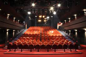 „angajare de clovn & „vizita bătrânei doamne. Teatrul National Bucuresti Seebucharest Ro