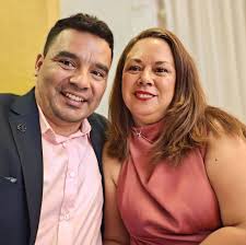 Se llego el dia mi raza!!! SUPER ESTRENO..... VIDEO OFICIAL del tema "Y te  vi con el"... esperemos les agrade tanto como a nosotros nos encanto  trabajarlo para ustedes ... NO OLVIDEN