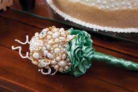 30 pc silver brooch bouquet diy kit wholesale assorted lot set crystal rhinestone bridal wedding brooch button decoration br672. Diy Brooch Wedding Bouquet Made Of Vintage Family Brooches And Pearls