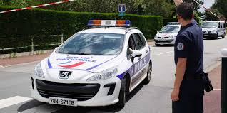 Il est en effet important de se souvenir que l'emploi de la coercition n'est autorisé que. Ce Que L On Sait Du Meurtre D Un Couple De Policiers Dans Les Yvelines