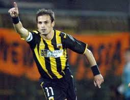 Εγώ όταν πήρα την αεκ ήταν πέμπτη και πέρυσι πήρε νταμπλ (σ.σ. Ekklhsh Toy Ntemh Gia Epistrofh Sta Ghpeda Twn Fila8lwn Ths Aek In Gr