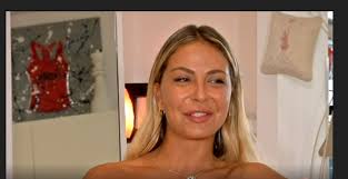 La bellissima bionda di uomini e donne sembrava infatti aver ritrovato l'amore al fianco di un uomo sconosciuto al. Uomini E Donne News Sabrina Ghio E La Tronista Video Di Presentazione Video Ultime Notizie Flash