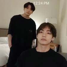Bts taehyung vlive aesthetic sticker. Vlive Caps Bts Is Now Live On Bts Kim Taehyung V Facebook