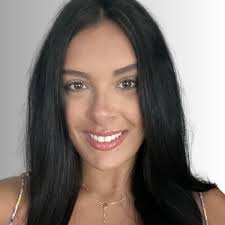 Danielle Brouillette's Instagram, Twitter & Facebook