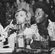Arlete salles (paudalho, june 17, 1942) is a brazilian television, theatre and movie actress. Tony Tornado Estreia Em Carcereiros E Fala Sobre Os 87 Anos O Humor Me Faz Parecer Mais Jovem Tv E Lazer Extra Online