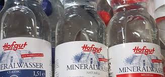 In der getränkeabteilung von rewe bieten wir dir eine große auswahl an wasser, darunter stilles wasser in glasflaschen und plastikflaschen. Hofgut Classic Mineralwasser Mit Sprudel Inhaltsstoffe Mineralstoffe