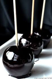 Pomme D Amour Noire Gothique D Halloween Pomme D Amour Cuisine Halloween Nourriture Halloween