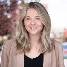 Amy Yunker's Instagram, Twitter & Facebook