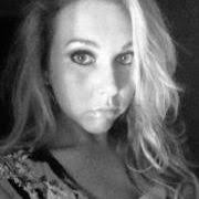 DeDe Wells (dedenbella)