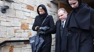 Hubert und staller haben einen furchtbaren gedanken. Trauerfeier Fur Fritz Weppers Frau Angela In Schlitz Mit Vielen Promis Welt