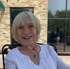 Mary Romanowski's Instagram, Twitter & Facebook