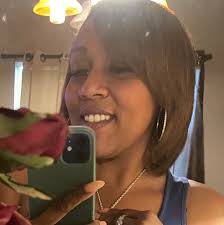 My husband and I have two daughters that graduate from college with there  bachelor degree .. Proud parents 2 down and 3 more to go .. The Bell family  ❤️❤️❤️❤️❤️🎓🎓🎓🎓🎓🎓🎓🎓🎓🎓🎓🎓🎓📝📝📝📝📝📝📚📚📚📚📚📚📚📚📚📚📚📚..