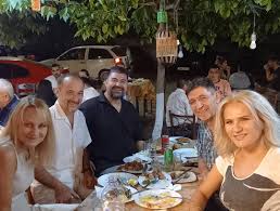 Δεν ήταν απλά μια ταβέρνα με καλό φαγητό αλλά ένας τόπος συνάντησης βαρυσήμαντων προσωπικοτήτων απ' όλους τους χώρους. Taberna O Krhtikos Photos Keratsini Greece Menu Prices Restaurant Reviews Facebook