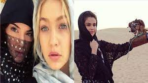 نشرت الفنانة العالمية سيلينا غومي ز فيديو صغير من كواليس تحضيرات فيديوكليبها الذي صدر مؤخراً لأغنيتها التي حققت شهرة واسعة fetish. Ù„Ù† ØªØµØ¯Ù‚ ÙƒÙŠÙ ØªØ¨Ø¯Ùˆ Ø§Ù„Ù†Ø¬Ù…Ø§Øª Ø§Ù„Ø¹Ø§Ù„Ù…ÙŠØ§Øª Ø¨Ø§Ù„Ø­Ø¬Ø§Ø¨ Ø³Ù„ÙŠÙ†Ø§ Ø¬ÙˆÙ…ÙŠØ² Ø¬ÙŠØ¬ÙŠ Ø­Ø¯ÙŠØ¯ Ø£Ù†Ø¬Ù„ÙŠÙ†Ø§ Ø¬ÙˆÙ„ÙŠ Youtube