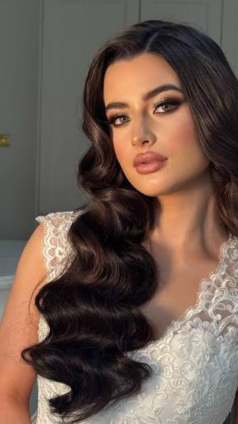 Soft Hollywood waves and a soft but full glam look using @reshlondon hair extensions in shade dark brown , #bridalinspiration #bridalinspo #hollywoodwaves #hairextentions #hair