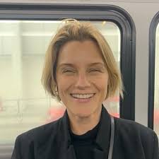 How will the growing trend of artists having representation outside of  galleries change the current artist-gallery relationship?” That's what we  asked Angela Kunicky (@kunickss), an artist manager and agent, for this  week's