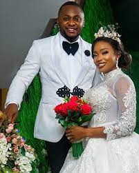 Despite being a breakthrough actress, she is also a talented event planner and owns the hair salon called goldie locks. Ubi Franklin Gets Married Again Photos
