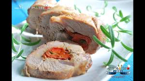 Aceasta rulada merge servita atat calda cu o garnitura de cartofi, cat si rece ca aperitiv cu rosii si ceapa verde. Muschiulet De Porc Umplut Youtube