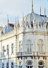 Die haupttouristensaison ist von juni bis ende september, wobei die strände im juli und august besonders voll sind. Bf Travel Dem Truben Wetter Einfach Entfliehen Auf Nach Lissabon Luziapimpinella