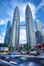 We did not find results for: Kuala Lumpur Malaysia November 2017 Petronas Twin Tower Mit Blured Auto Auf Vordergrund Lizenzfreie Fotos Bilder Und Stock Fotografie Image 93672972