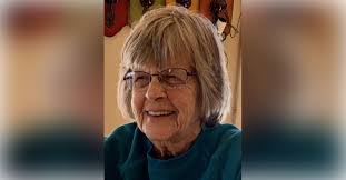 Amy Islas's Instagram, Twitter & Facebook