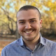 English-first, creative writers in my network, show yourself! We're looking  to expand our team of writers. Our clients range from healthcare, senior  living, education, trade schools, beauty…