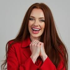 Danielle Sloan's Instagram, Twitter & Facebook