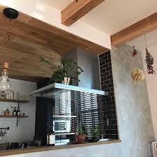 mはinstagramを利用しています キッチンカウンターはモルタル風塗装 コンクリートエフェクトペイント 飽きたら上から又ペイント 塗装できるらしいです 私は トイレの塗装と玄関を ポーターズペイント キッチンカウンター キッチン モルタル