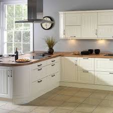 Kuche Streichen 60 Vorschlage Wie Sie Eine Cremefarbige Kuche Gestalten Kuchen Streichen Kuche Gestalten Und Kuchen Bodenfliesen