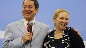 O ministério das relações exteriores concedeu passaporte diplomático a dois membros da igreja internacional da graça de deus: Justica Cassa Passaportes Diplomaticos De Pastor R R Soares E Sua Mulher Brasil Extra Online