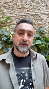 📀Un sofà amb els Ovidi al VINIL!📀 Hui, us avance un trosset del SINGLE  del disc digital i el vinil: 'Història d'un sofà' amb els imprescindibles  dels Ovidi4❤️ És una cançó que