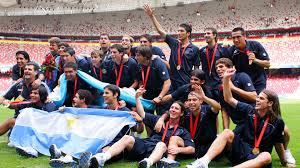 En 2019, tuvo una destacada actuación en la selección argentina que ganó la medalla de oro en los juegos panamericanos de lima. Donde Estan Los Futbolistas Olimpicos De Argentina 12 Anos Despues Pekin 2008